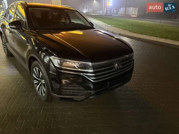 Авто Volkswagen Touareg 2021 № 8262871