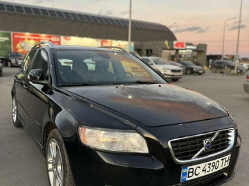 Авто Volvo V50 2010 № 8263044