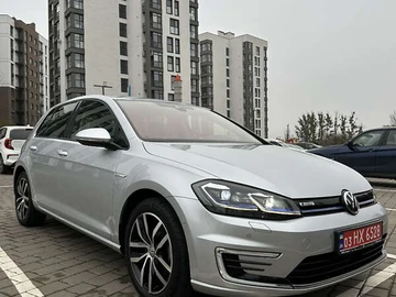 Авто Volkswagen E-Golf 2020 № 8263200