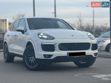 Авто Porsche Cayenne 2016 № 8264737