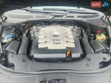 Авто Volkswagen Touareg 2004 № 8265228