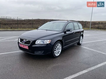 Авто Volvo V50 2010 № 8265953