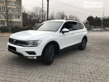 Авто Volkswagen Tiguan 2018 № 8266646