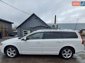 Авто Volvo V70 2012 № 8266919