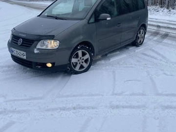 Авто Volkswagen Touran 2005 № 8267215