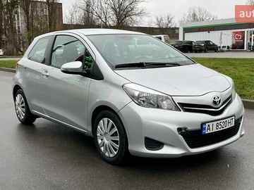 Авто Toyota Yaris 2011 № 8267728