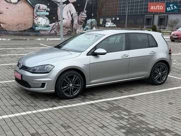 Авто Volkswagen E-Golf 2015 № 8268330