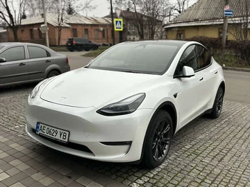 Авто Tesla Model Y 2024 № 8268638