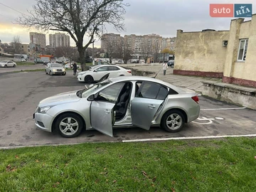 Авто Chevrolet Cruze 2015 № 8269516