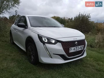 Авто Peugeot 208 2023 № 8270069