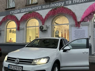 Авто Volkswagen Touareg 2012 № 8270142