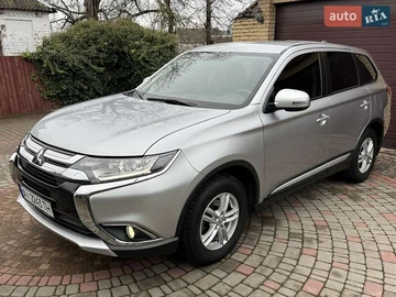 Авто Mitsubishi Outlander 2017 № 8270278