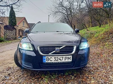 Авто Volvo V50 2010 № 8270737