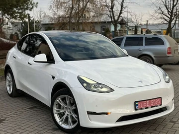 Авто Tesla Model Y 2021 № 8271234