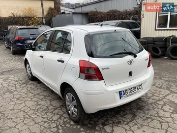 Авто Toyota Yaris 2010 № 8271533