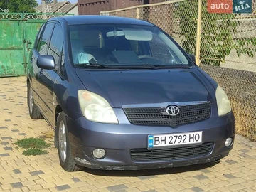 Авто Toyota Corolla Verso 2003 № 8272056