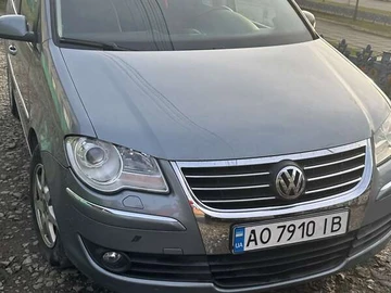 Авто Volkswagen Touran 2007 № 8272383
