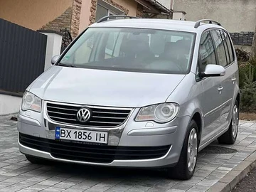 Авто Volkswagen Touran 2009 № 8272673