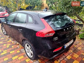 Авто Volvo V40 2015 № 8272935