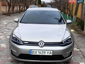 Авто Volkswagen E-Golf 2017 № 8273368