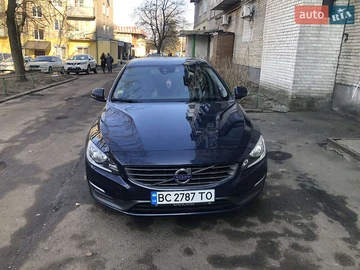 Авто Volvo V60 2015 № 8273585