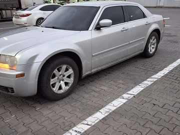 Авто Chrysler 300C 2006 № 8273646