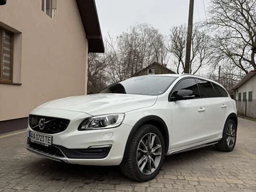 Авто Volvo V60 Cross Country 2017 № 8274563