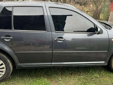 Авто Volkswagen Golf 1999 № 8275365