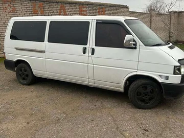 Авто Volkswagen Transporter 2000 № 8275477