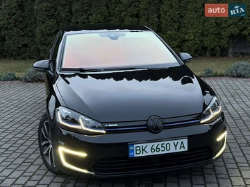 Авто Volkswagen E-Golf 2018 № 8276057