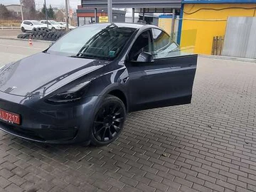 Авто Tesla Model Y 2023 № 8276148