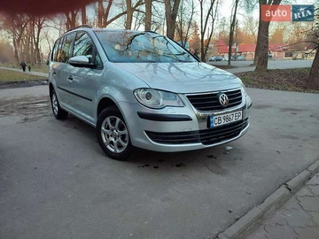 Авто Volkswagen Touran 2009 № 8276531