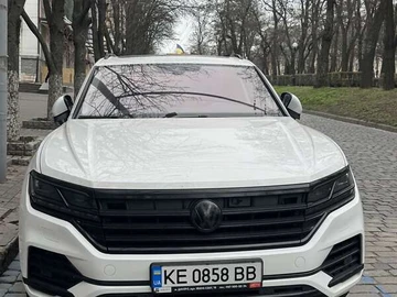 Авто Volkswagen Touareg 2018 № 8277386