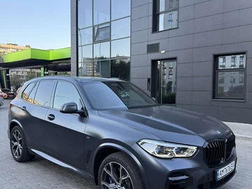 Авто BMW X5 2021 № 8277388
