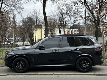 Авто BMW X5 2023 № 8277390