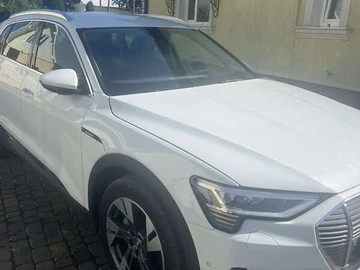 Авто Audi E-Tron 2019 № 8277791