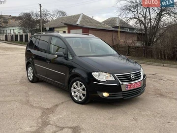 Авто Volkswagen Touran 2009 № 8277898