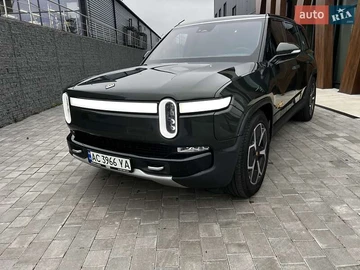 Авто Rivian R1S 2023 № 8278419