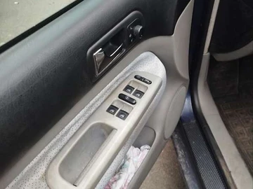 Авто Volkswagen Golf 2000 № 8279130