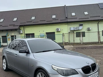 Авто BMW 5 Series 2003 № 8279438