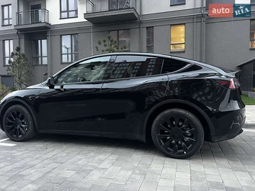 Авто Tesla Model Y 2023 № 8279844