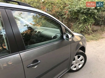 Авто Volkswagen Touran 2004 № 8280177