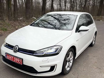 Авто Volkswagen E-Golf 2017 № 8280441