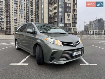 Авто Toyota Sienna 2017 № 8280600