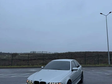 Авто BMW 5 Series 2003 № 8281035