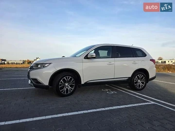 Авто Mitsubishi Outlander 2017 № 8281411