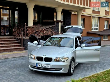 Авто BMW 1 Series 2010 № 8281723