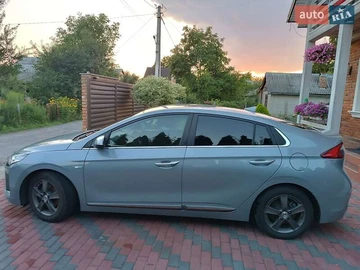 Авто Hyundai Ioniq 2016 № 8281835