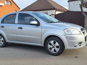 Авто Chevrolet Aveo 2011 № 8282453