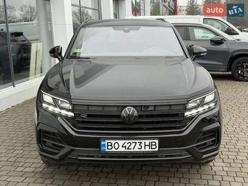Авто Volkswagen Touareg 2022 № 8282809